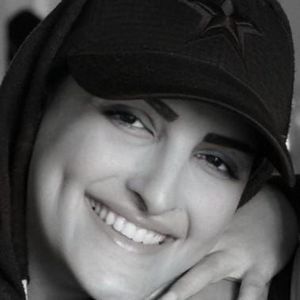 Meet your Posher, Hala